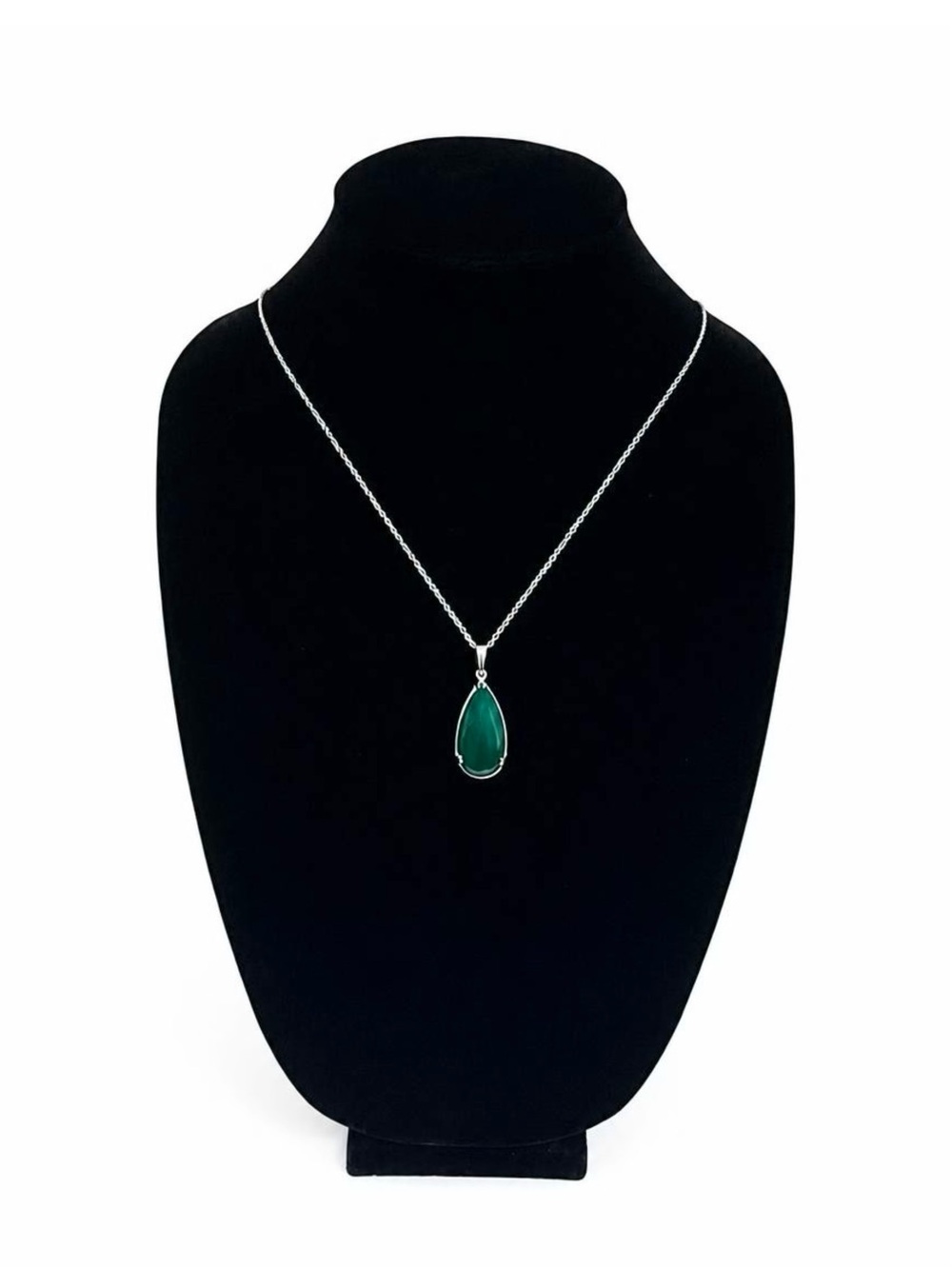 D’Joy Sterling Silver Necklace with a Pear-Cut Green Onxy Gemstone Pendant